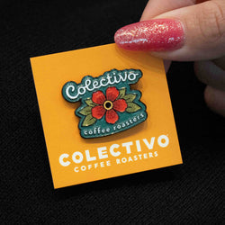 Colectivo Floral Pin
